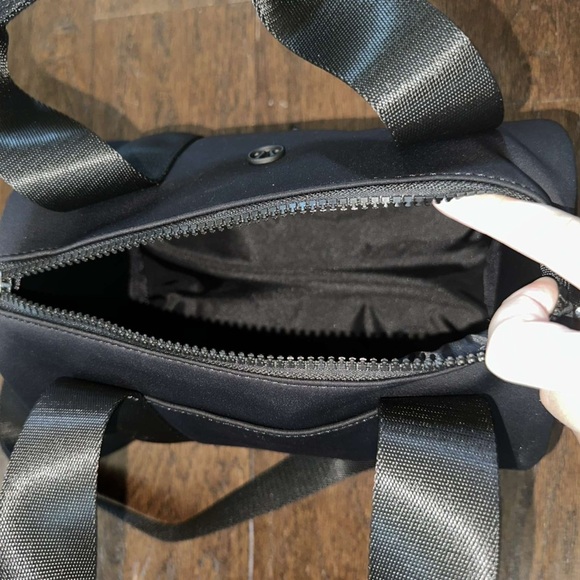 Lululemon- Nylon Mini Barrel Duffle Bag 5L-Black-NWT - Picture 11 of 14